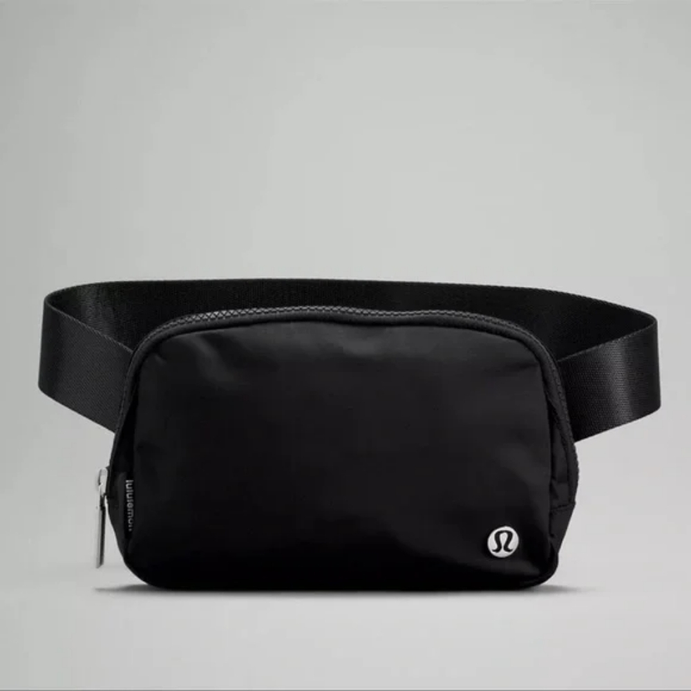 NWT Lululemon Everywhere Belt Bag Black